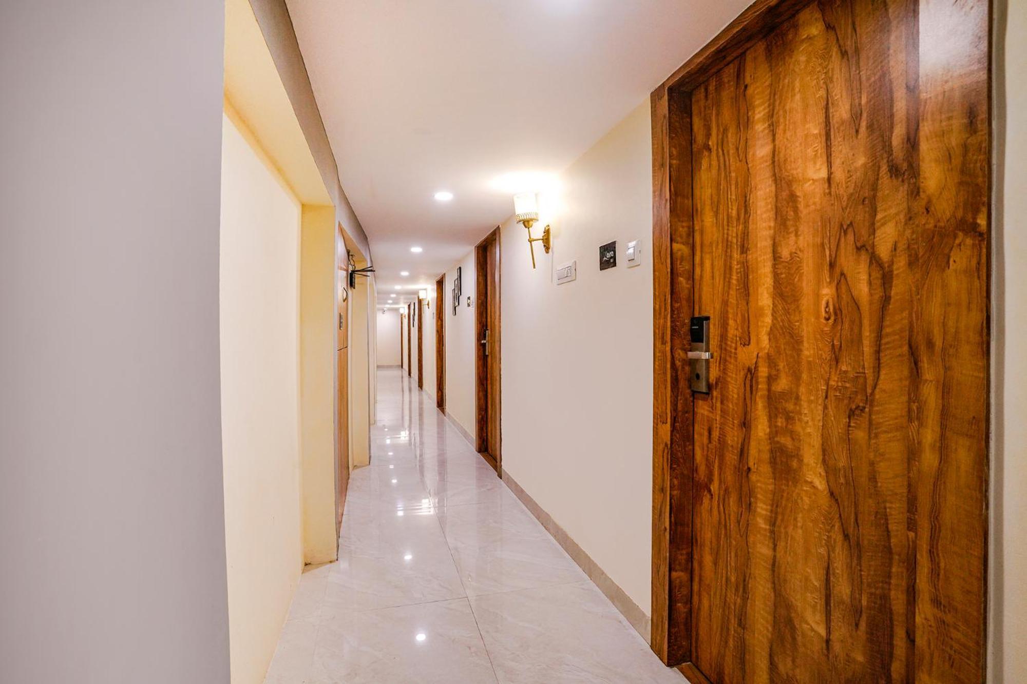 Fabhotel Grand Prime Nr Nesco Hotel Bombay Exterior foto